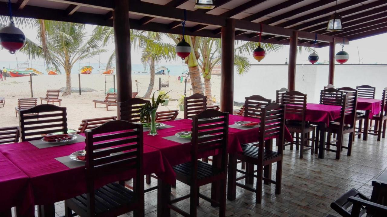 Italia Beach Hotel Ambalangoda  Bagian luar foto